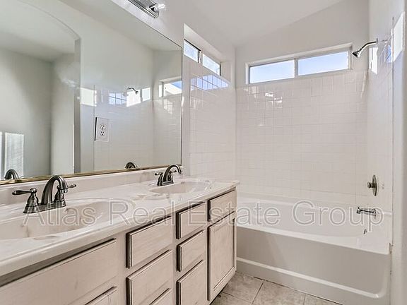 4th image of 8137 Calvin Crest Ave