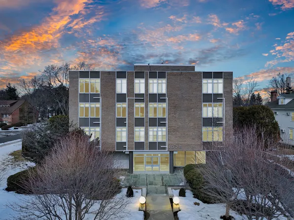 1028 Farmington Avenue APT 2A, West Hartford, CT 06107