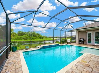 7513 Paradiso Dr, Apollo Beach, FL 33572