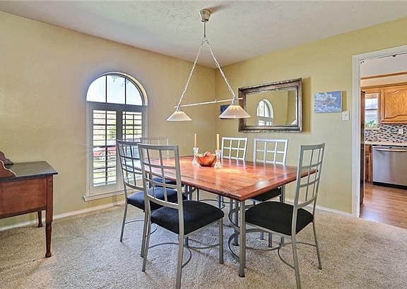 4th image of 2416 Webster Dr