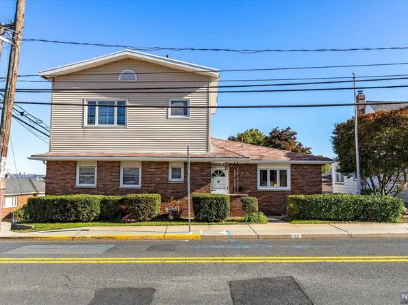 42 Hackensack Street, Wood Ridge, NJ 07075