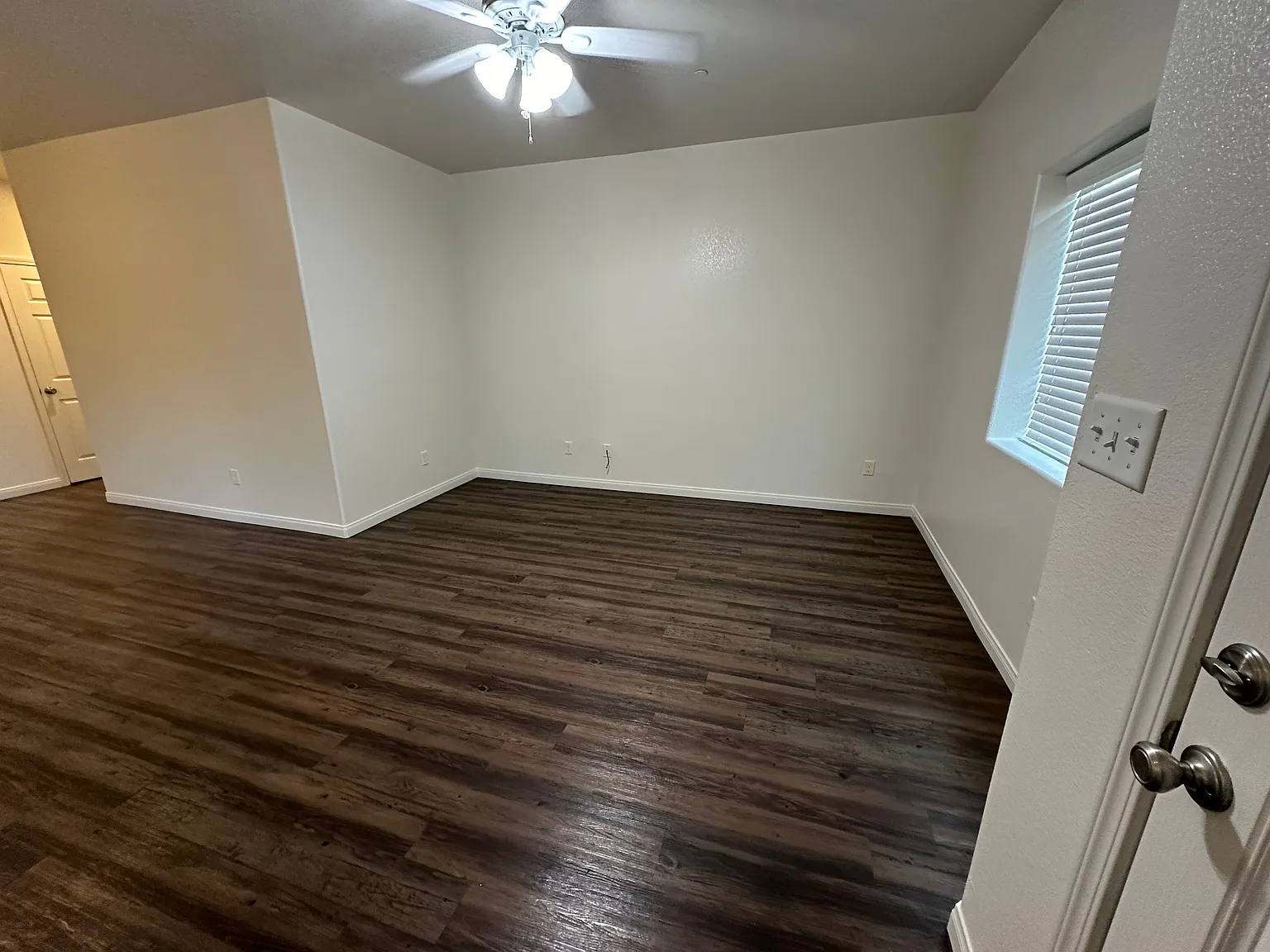 3 bed, 1145 sqft, $1,895 — Photo 2