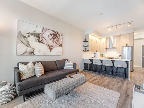28 Linden St, Toronto, ON