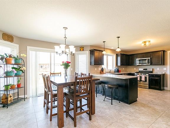 5th image of 2739 London Dr