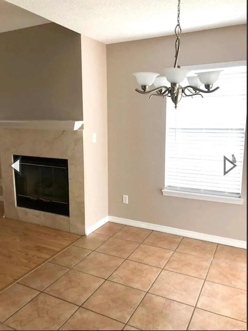 Adorable, Centrally located 3B/2B Home available for Long Term Rental — Photo 2
