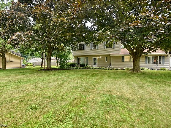 2nd image of 2213 Sussex Pl