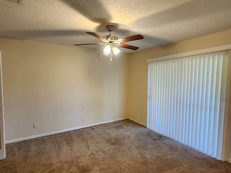 118 SE Bracken Way #101 — Photo 12