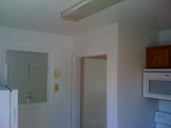 4th image of 9609 14th Bay St