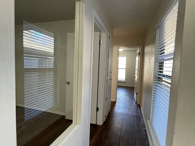 2253 Donna Dr — Photo 10