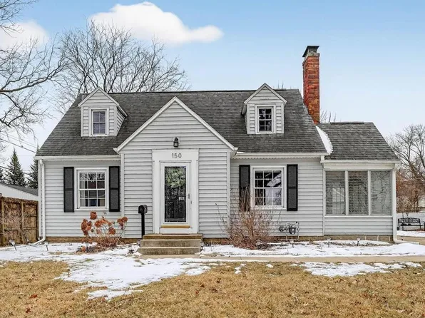150 Hawthorne Ave, Waterloo, IA 50702