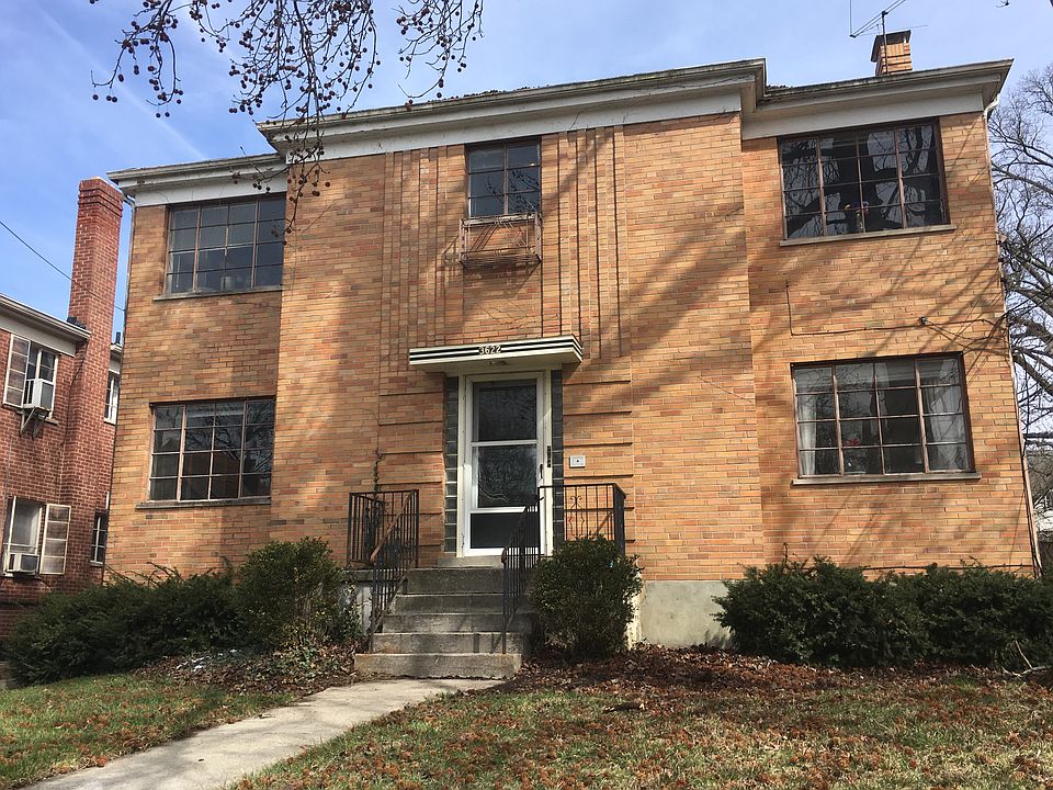 Building front 3622 Paxton