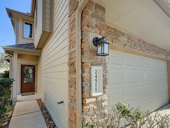 3rd image of 24511 Folkstone Cir