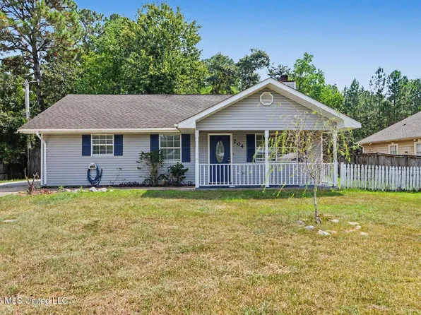 204 Old Spanish Trl, Waveland, MS 39576