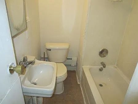 3rd image of 1125 W 4th St APT 2B