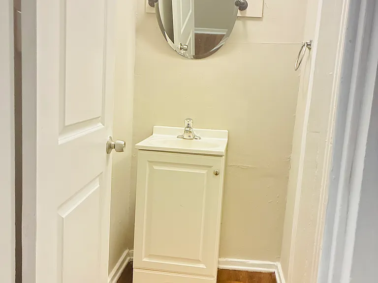 403 S Yates St — Photo 14