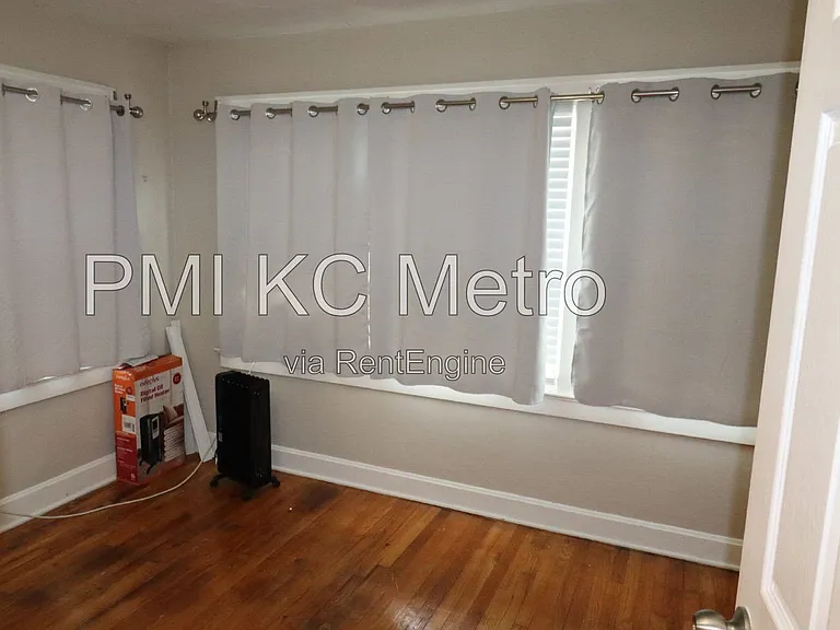 5331 Charlotte St #B — Photo 11