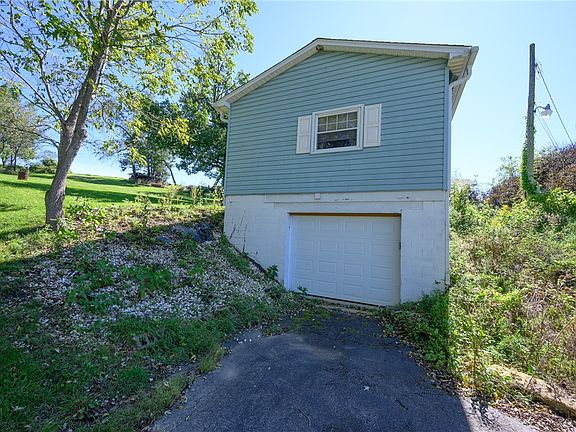 4th image of 214 Deer Creek Rd