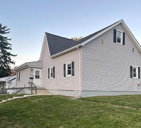 2nd image of 738 W Charles St