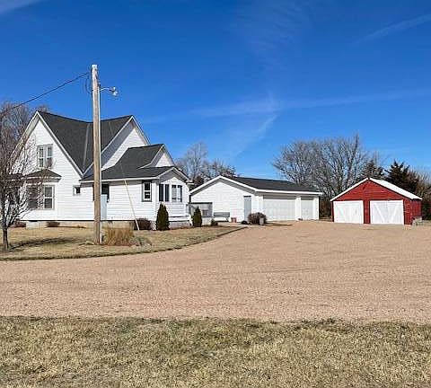 3rd image of 1416 N R Rd