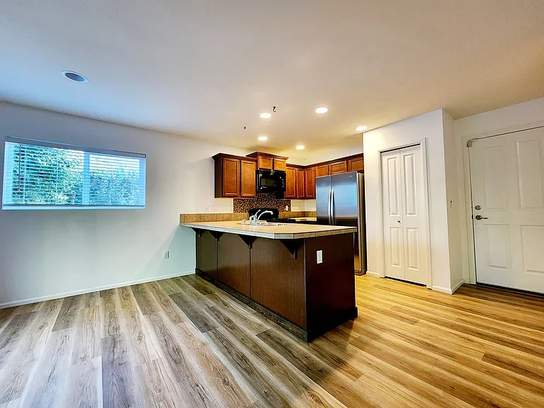 8431 10th Pl SE — Photo 16