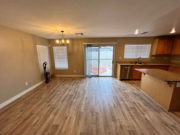 4th image of 4228 Apple Oak Ct