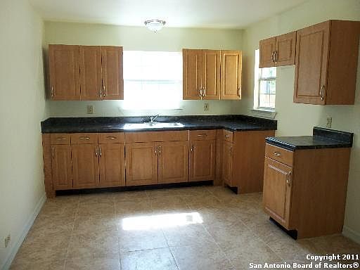 2nd image of 1723 Lee Hall St