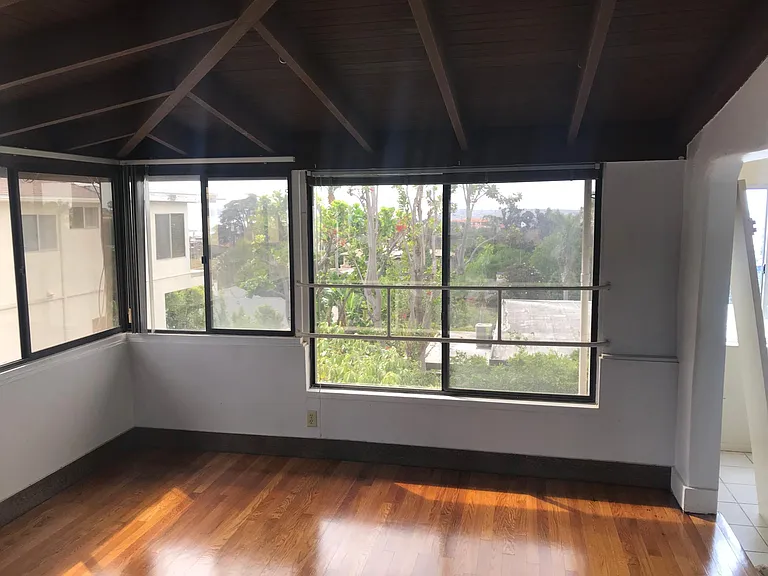2932 1st Ave — Photo 3