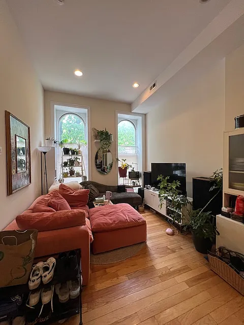 Building Photo - 2103 Spring Garden St #1F