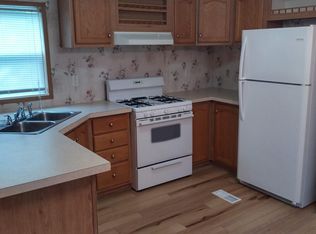 41 Curtis Dr, South Schodack, NY 12033