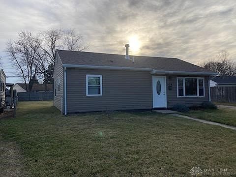 3rd image of 806 Donora Dr