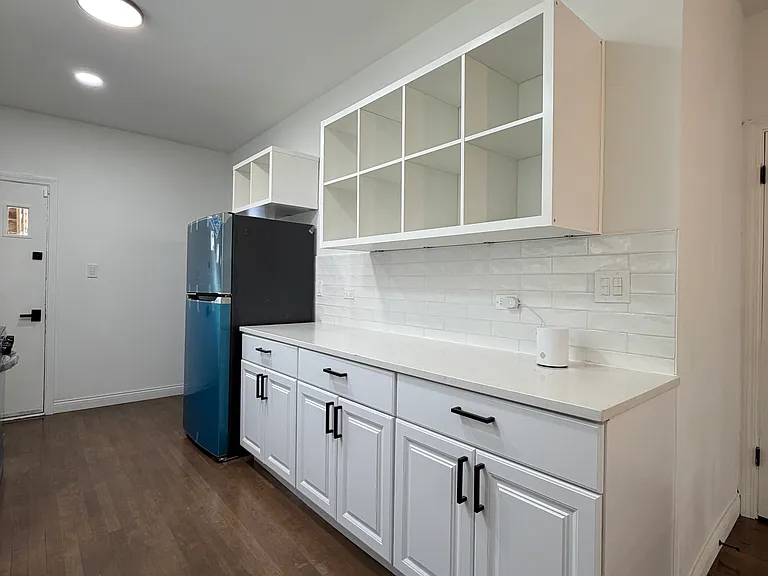 8040 S Rhodes Ave #1 — Photo 7