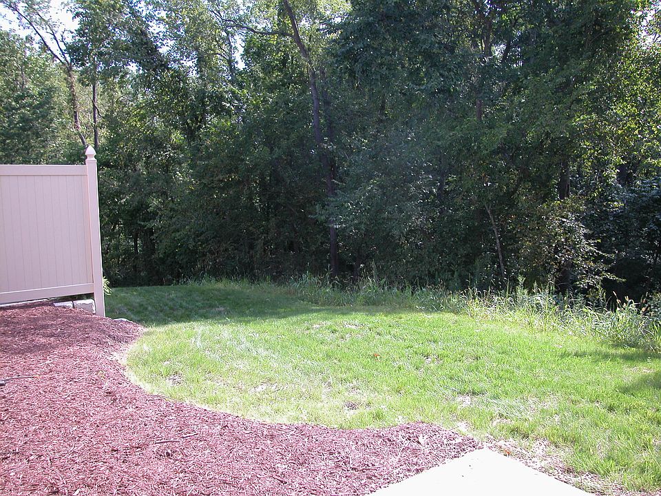 2nd image of 400 Sugar Maple Cir