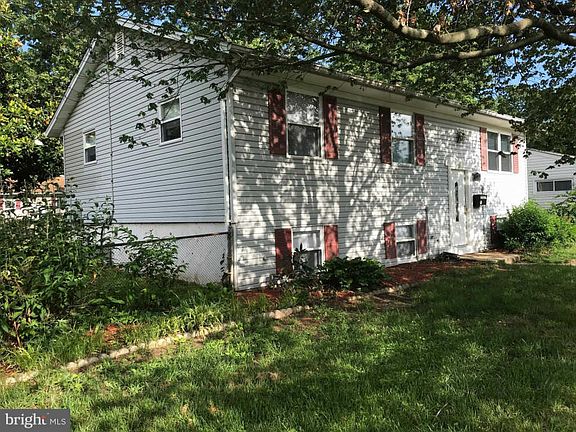 2nd image of 1012 Phillip Dr