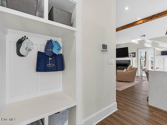 5th image of 705 Duxbury Court