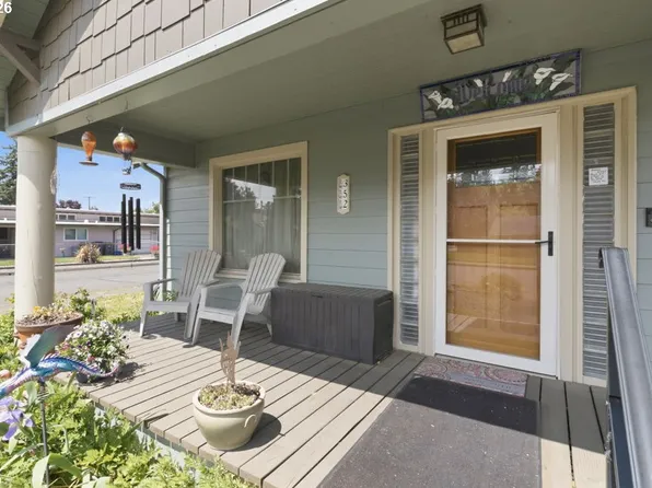 352 W M St, Springfield, OR 97477