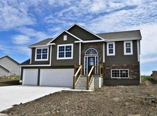 3725 152nd Ter, Basehor, KS 66007