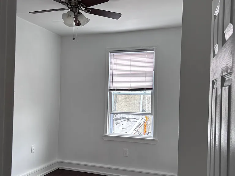 3242 E St — Photo 8