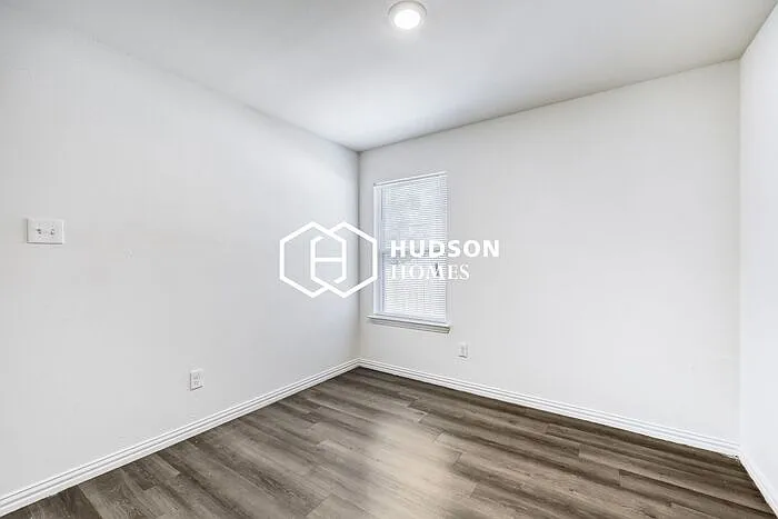 2022 Parrott Ave — Photo 9