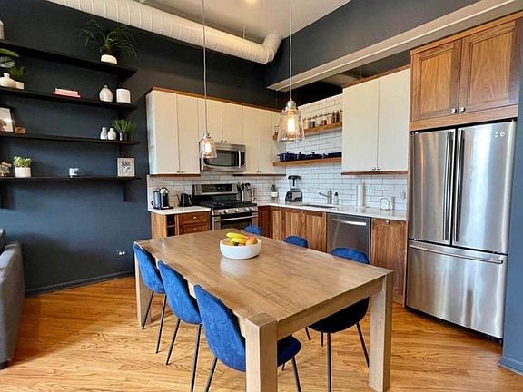 3rd image of 1400 N Milwaukee Ave APT 204