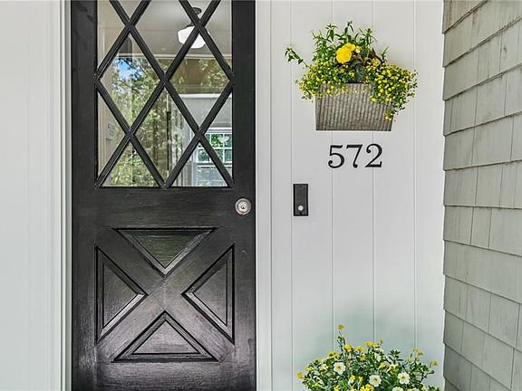 3rd image of 572 Cedar Ave