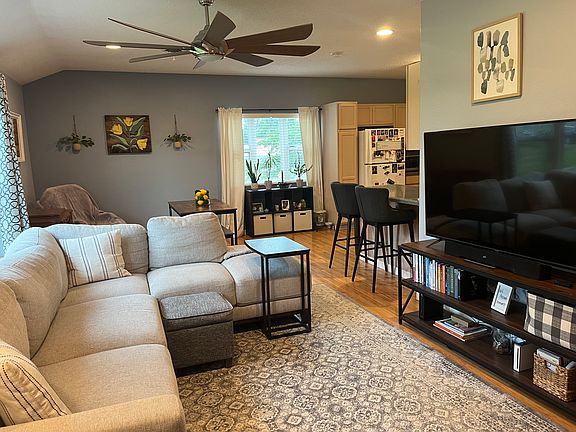 Front room / Living room