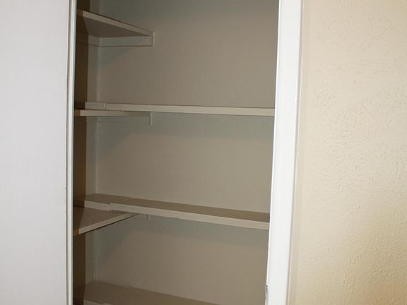 5th image of 416 NW 72nd St