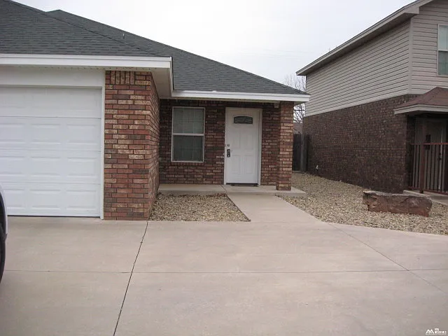108 Gayland Dr #B — Photo 1