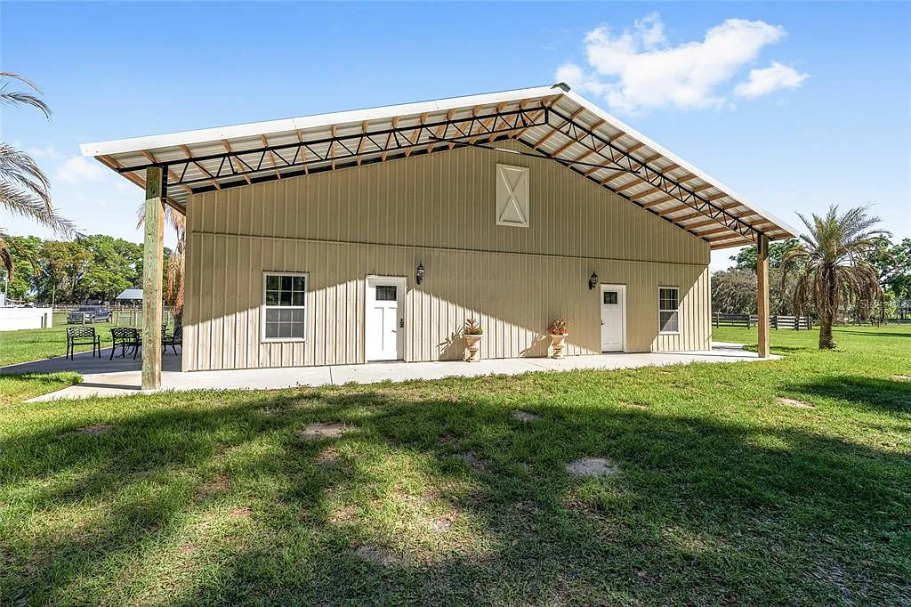 1 bed, 1.0 bath, 825 sqft, $2,500 — Photo 1