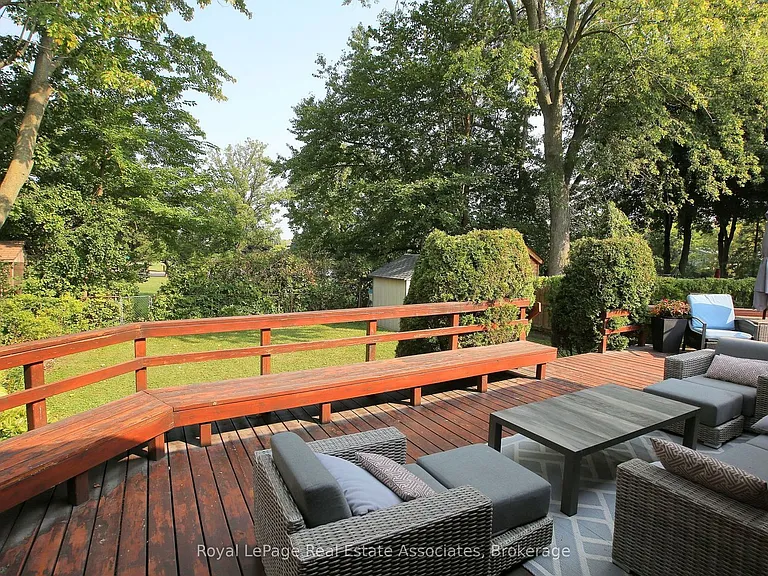 130 Grandview Ave — Photo 16