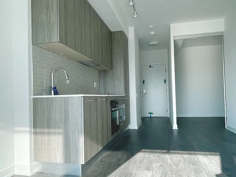 3 Gloucester St #3810 — Photo 6
