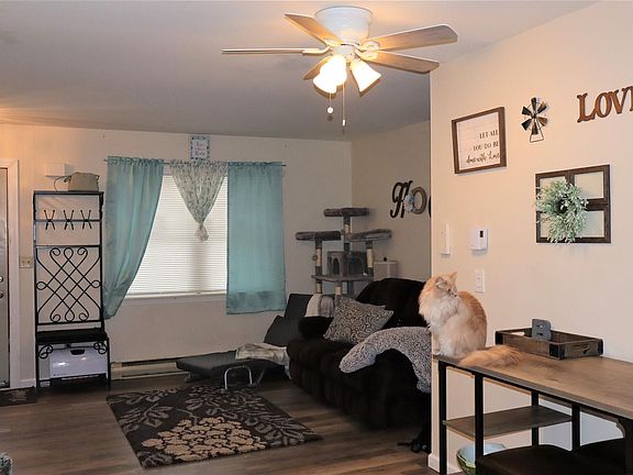 4th image of 27 Harris Ave