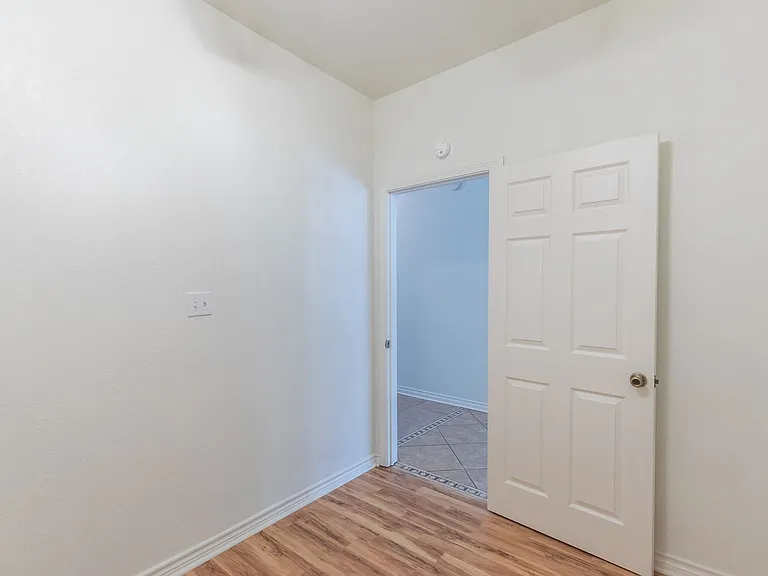 3310 Silver Oaks Dr — Photo 18