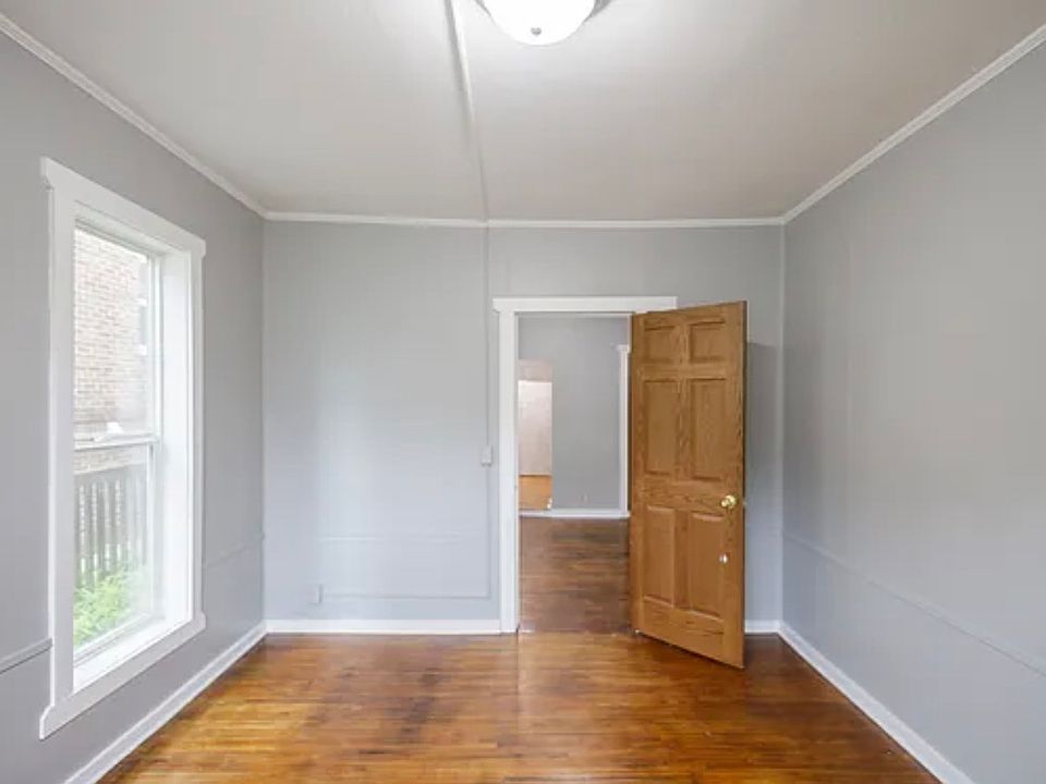 1st image of 3204 Bryant Ave S APT 1