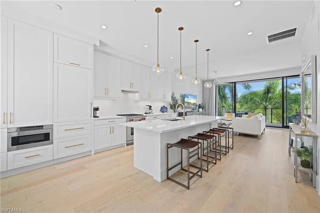2 bed, 2.0 bath, 1397 sqft, $15,000 — Photo 3
